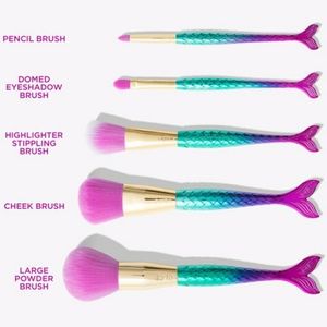 Tarte Minutes to mermaid brush set